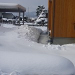 山形県長井市太陽光屋根下通路融雪状況