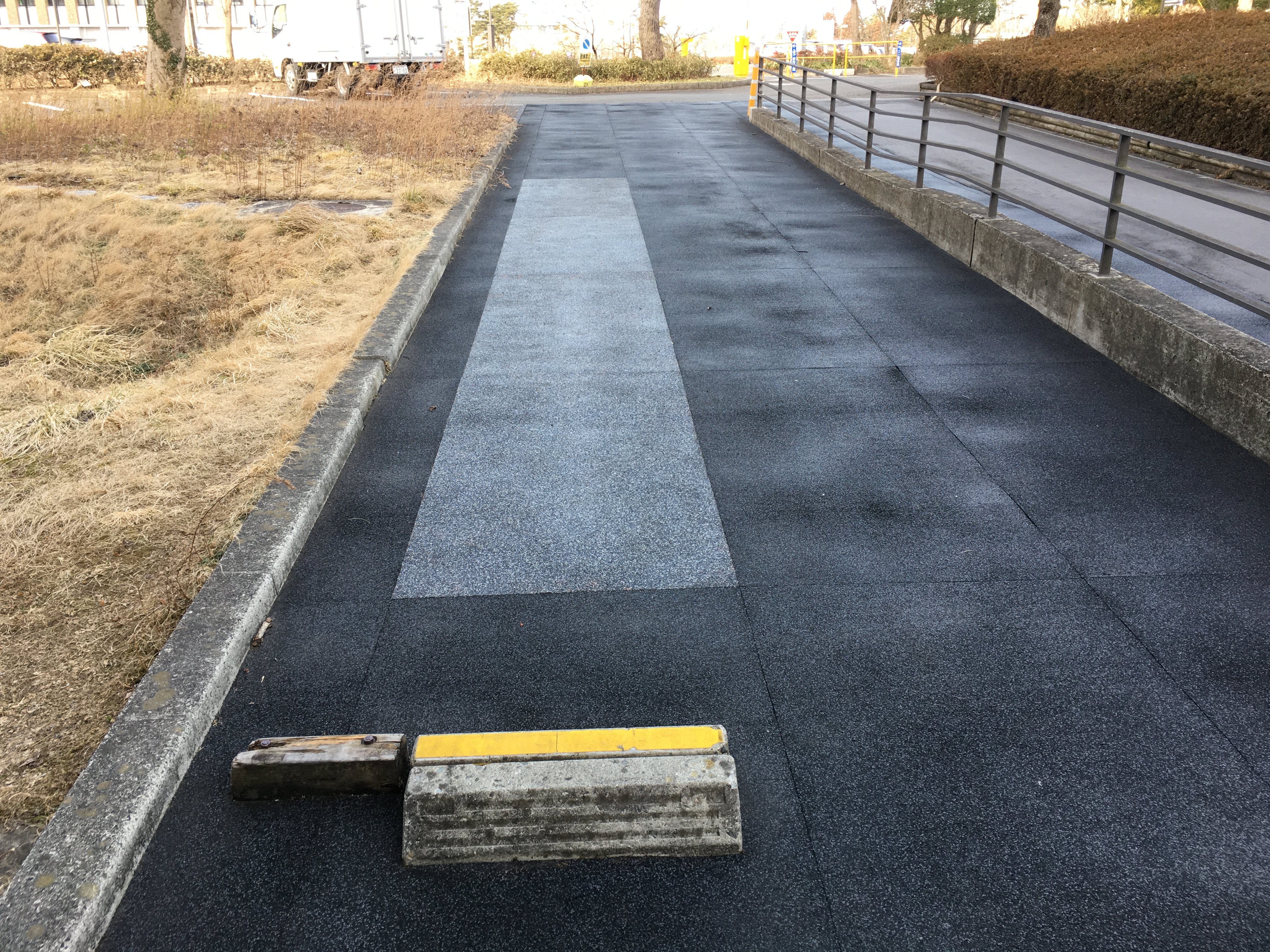 東北大学大学院情報科学研究科搬入通路融雪上地マット張替工事21 03 31 山形の融雪総合メーカー 株式会社scutsystem 東北大学大学院情報科学研究科搬入通路融雪上地マット張替工事21 03 31 山形の融雪総合メーカー 株式会社scutsystem